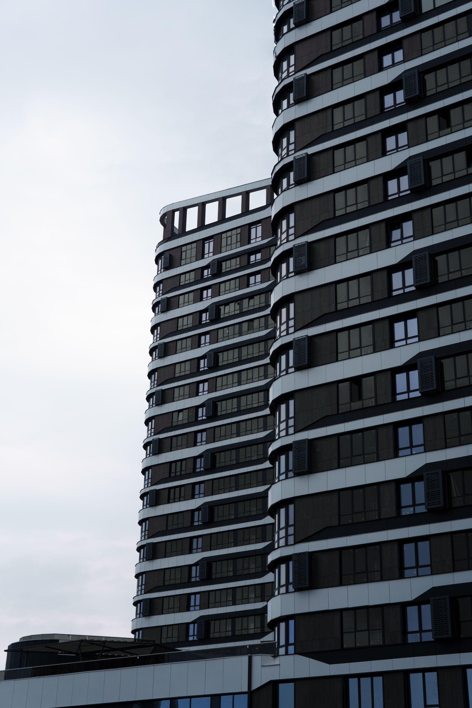Residential high-rise tower in Buenos Aires at dusk